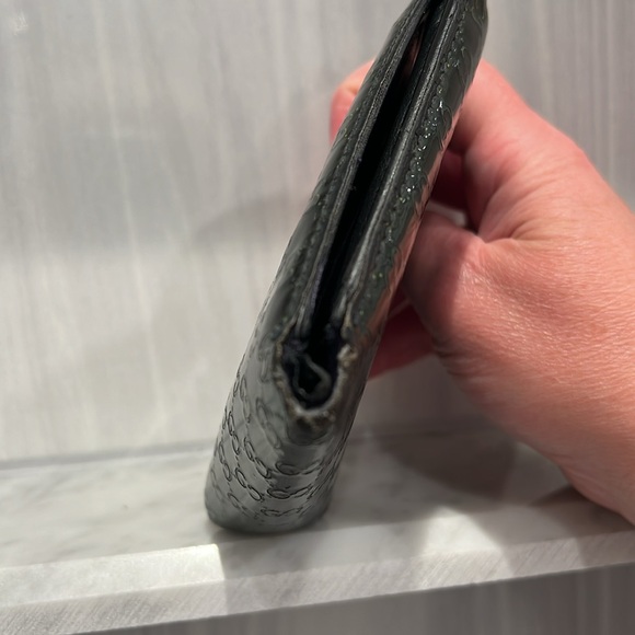 REHAB Gucci Bifold Wallet in Green Patent Leather - Corner Repair Needed - Picture 9 of 9